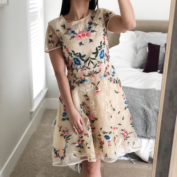 Chicwish Dresses & Skirts - 🌸 Floral embroidered dress